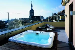 Bentley Hotel * * * * * Genova